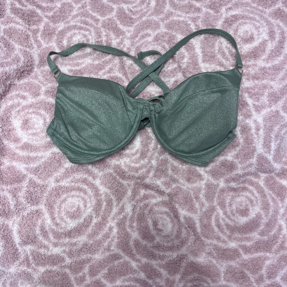 Hollister, Medium, Green with sparkles
